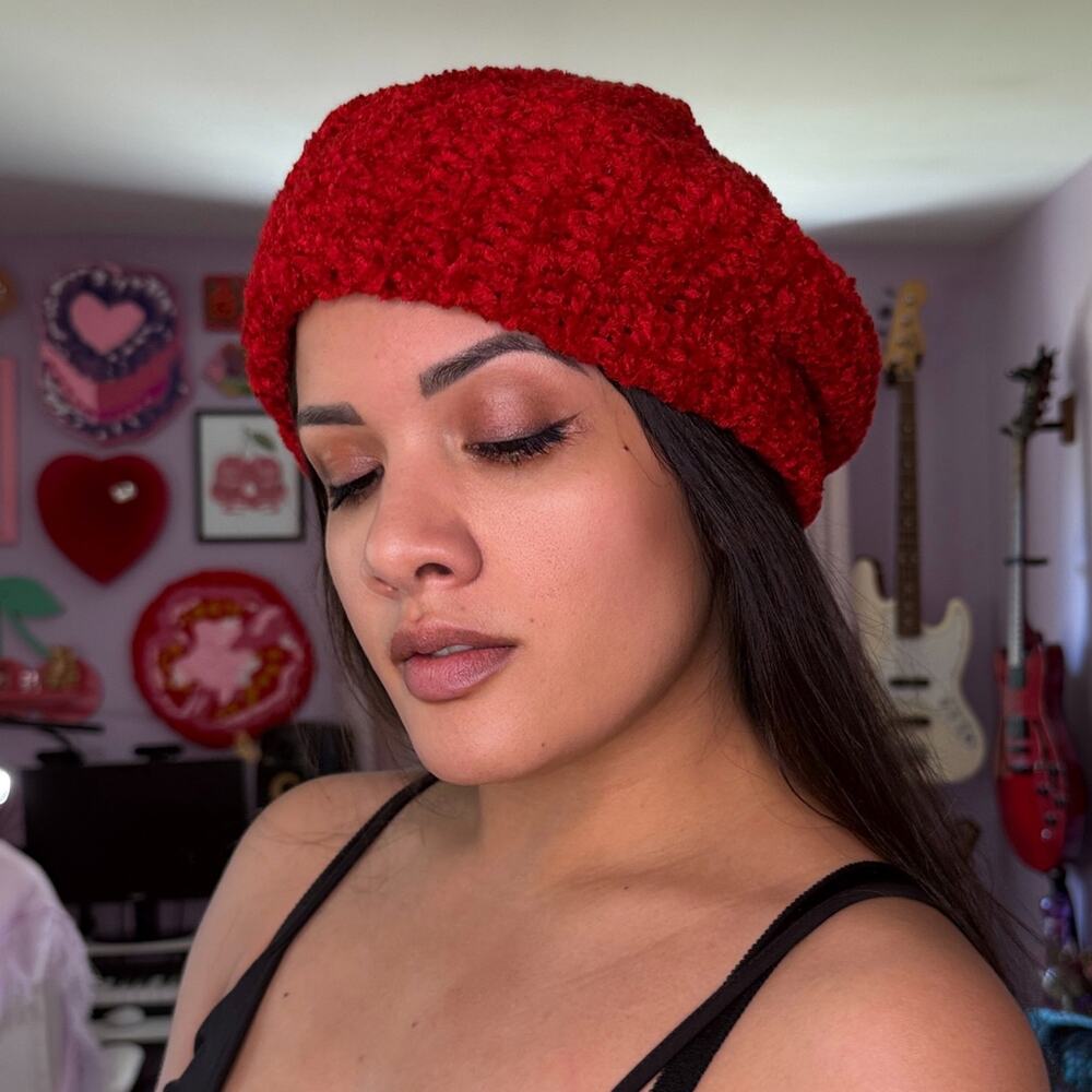 Vintage Y2K red chenille beret